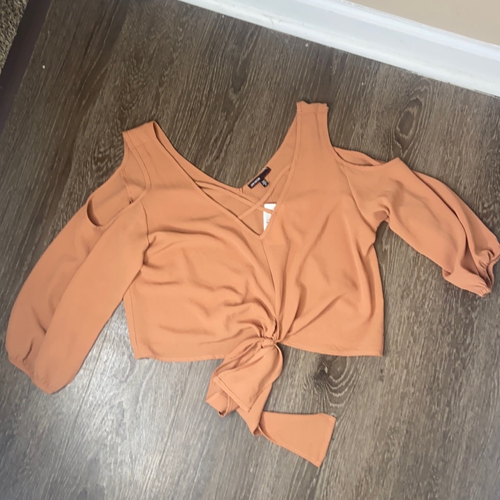 Orange quarter sleeve v-neck crop top